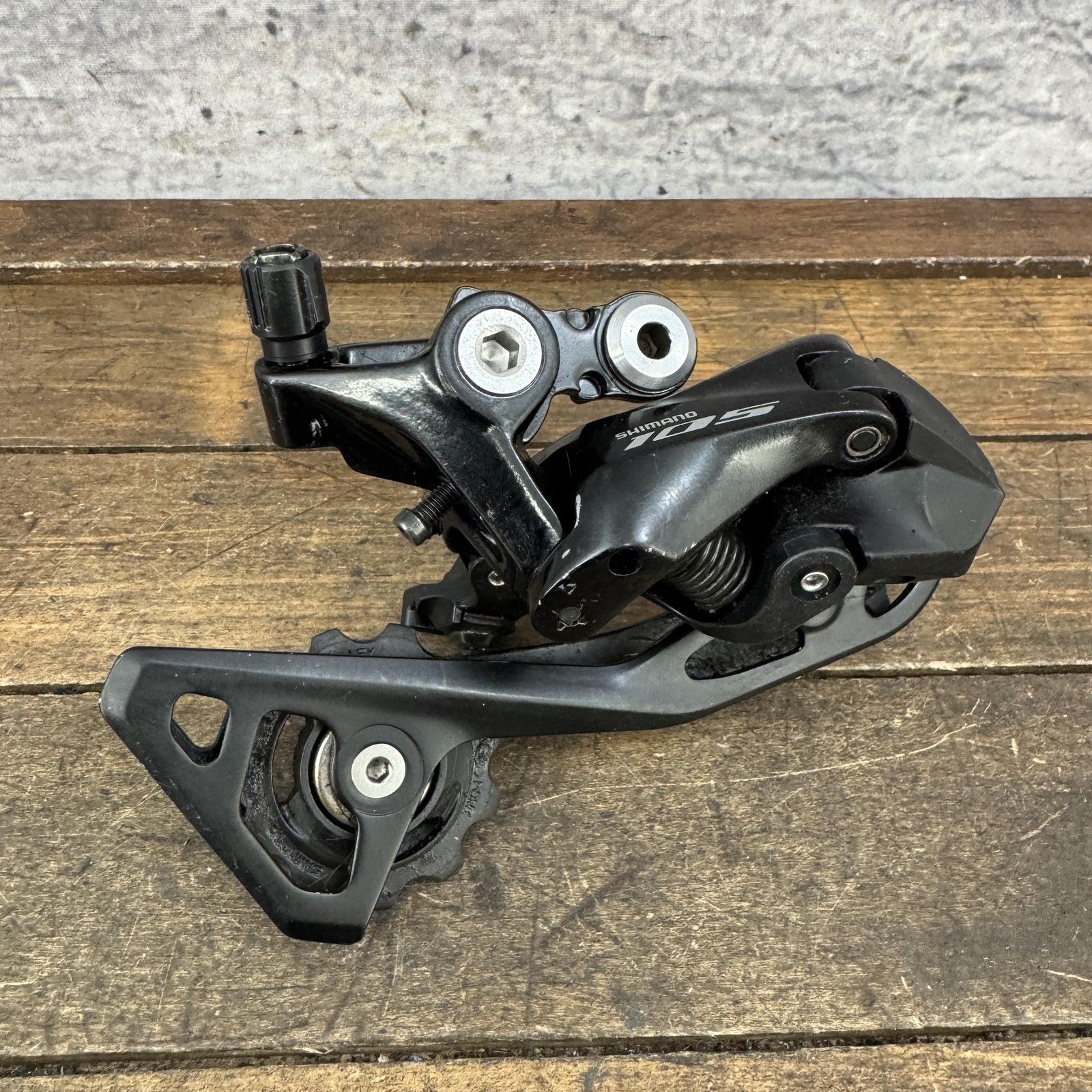 Shimano 105 RD-R7000 Rear Derailleur 11 Speed Medium Cage Black Road 225g
