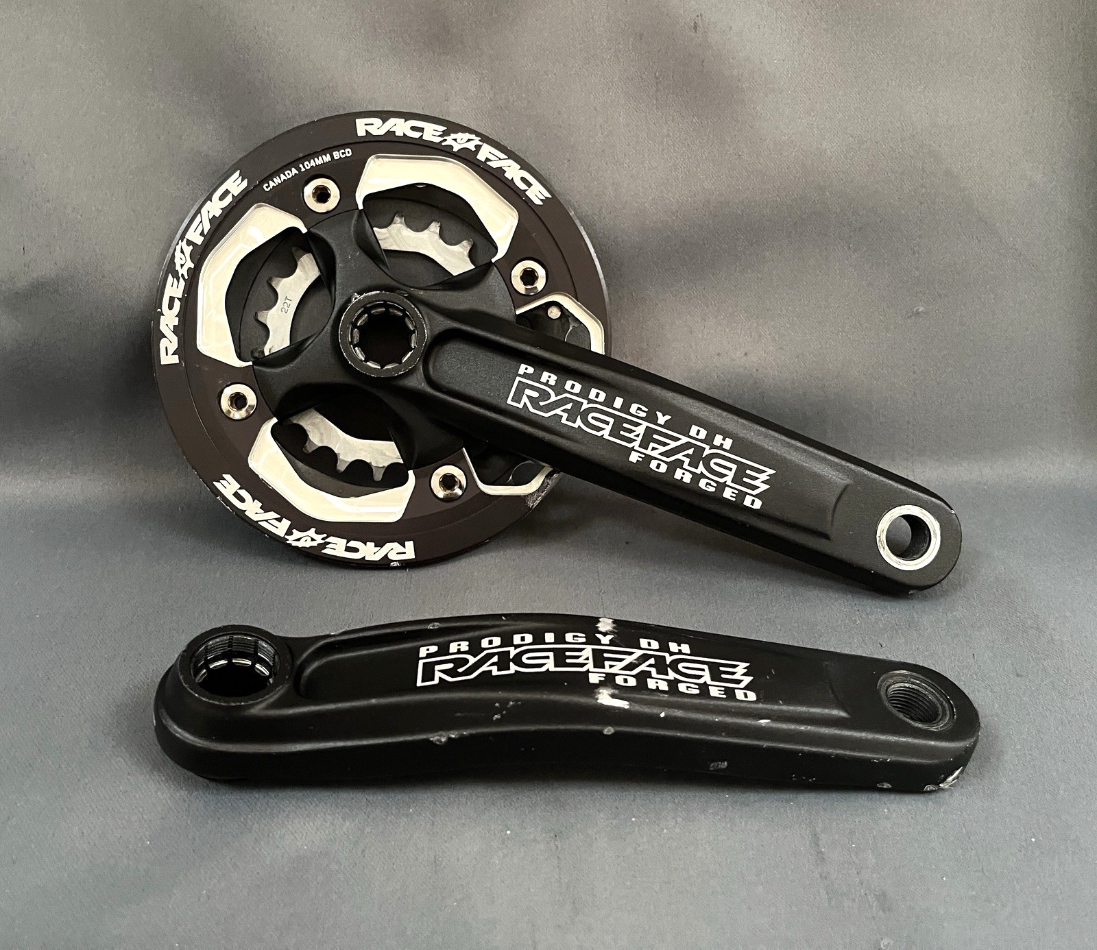Race Face Prodigy DH MTB Crankset ISIS 175mm 32/22T 104/64mm BCD w/ Bashguard
