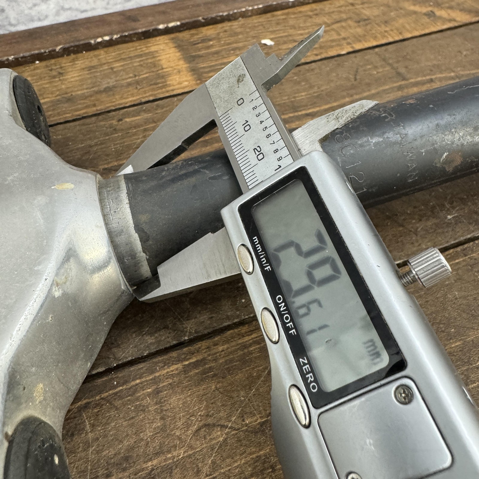 Vintage SR Suntour Sierra Magic 7500 Suspension Fork 26 1 1/8 Threadless V-Brake