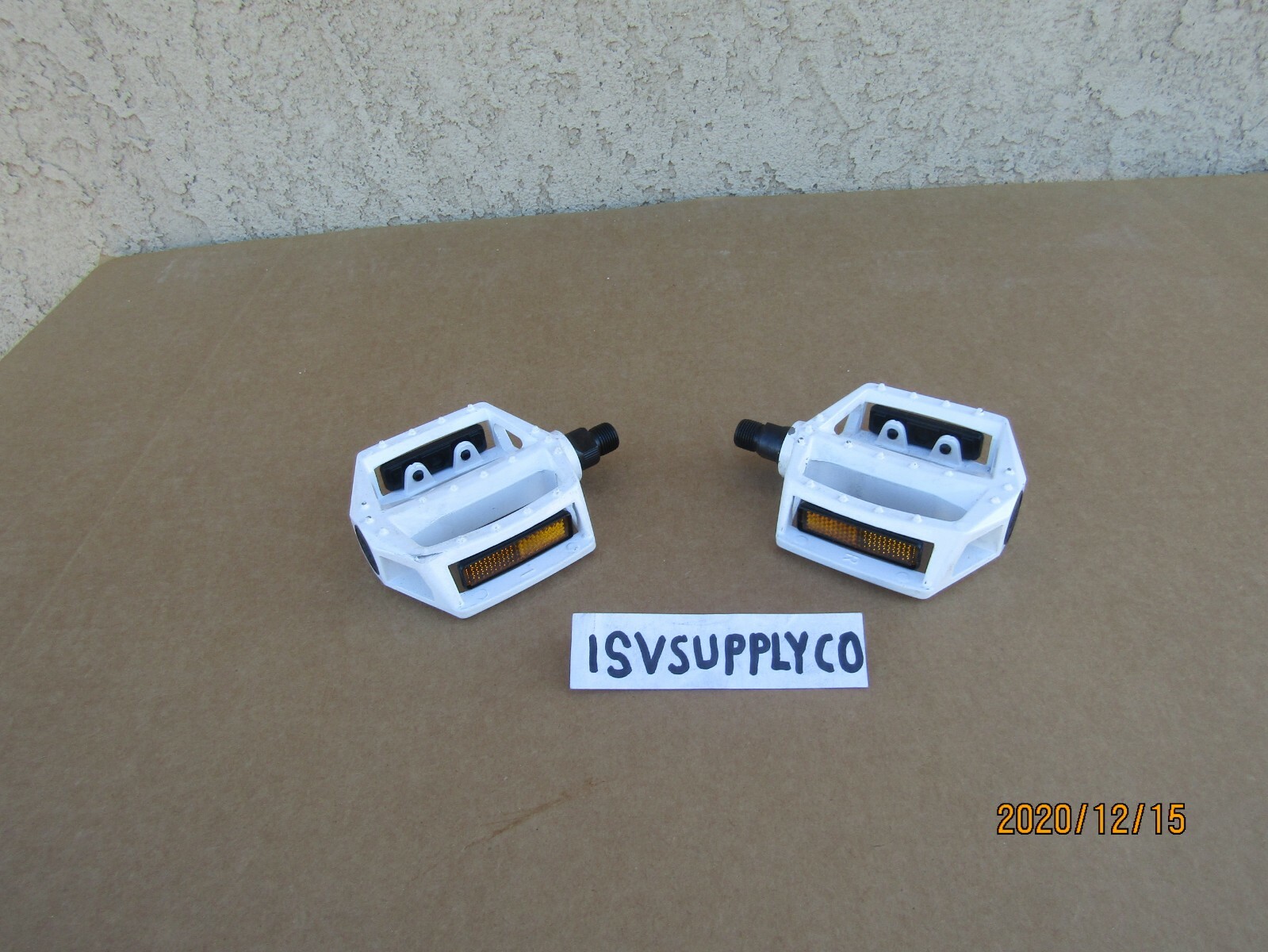 NEW BICYCLE 9/16» WHITE ALUMINUM PEDALS FOR 3 PC. CRANK BIKES: BMX, MTB, ROAD