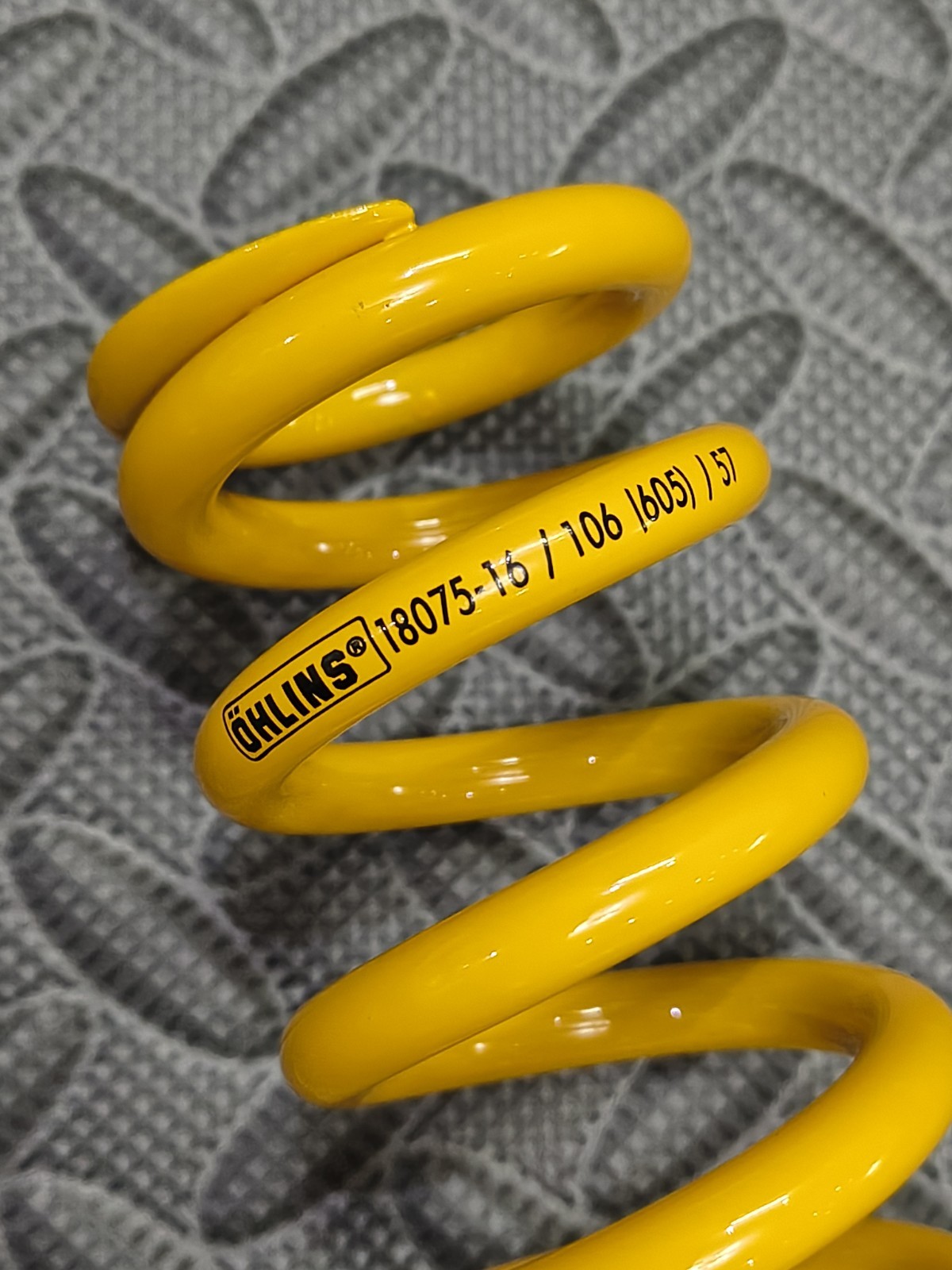 Ohlins Coil Spring 605lbs 2.25/57mm For TTX22M