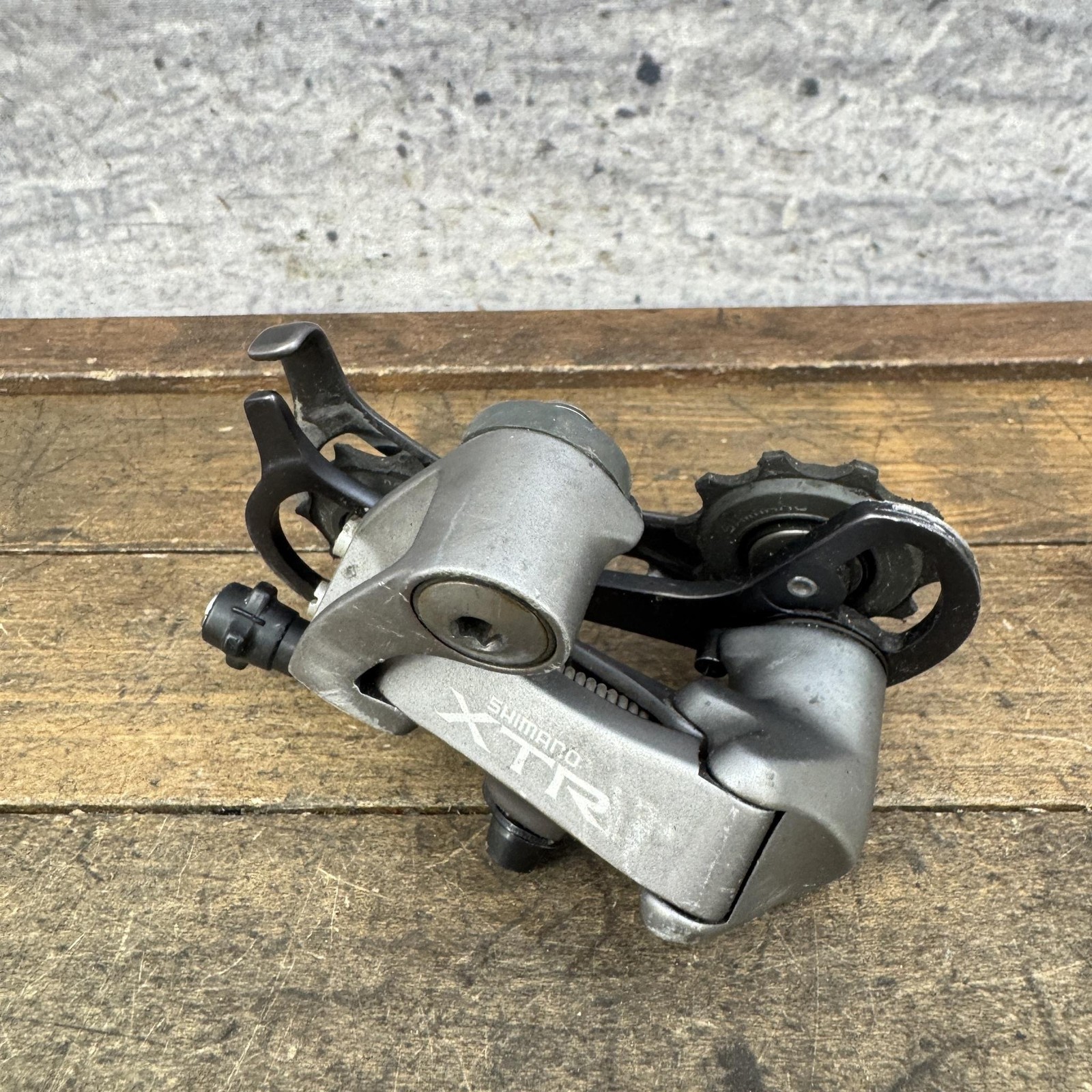 Vintage Shimano XTR Rear Derailleur Short Cage Bolt-On Gray MTB Bike 195g