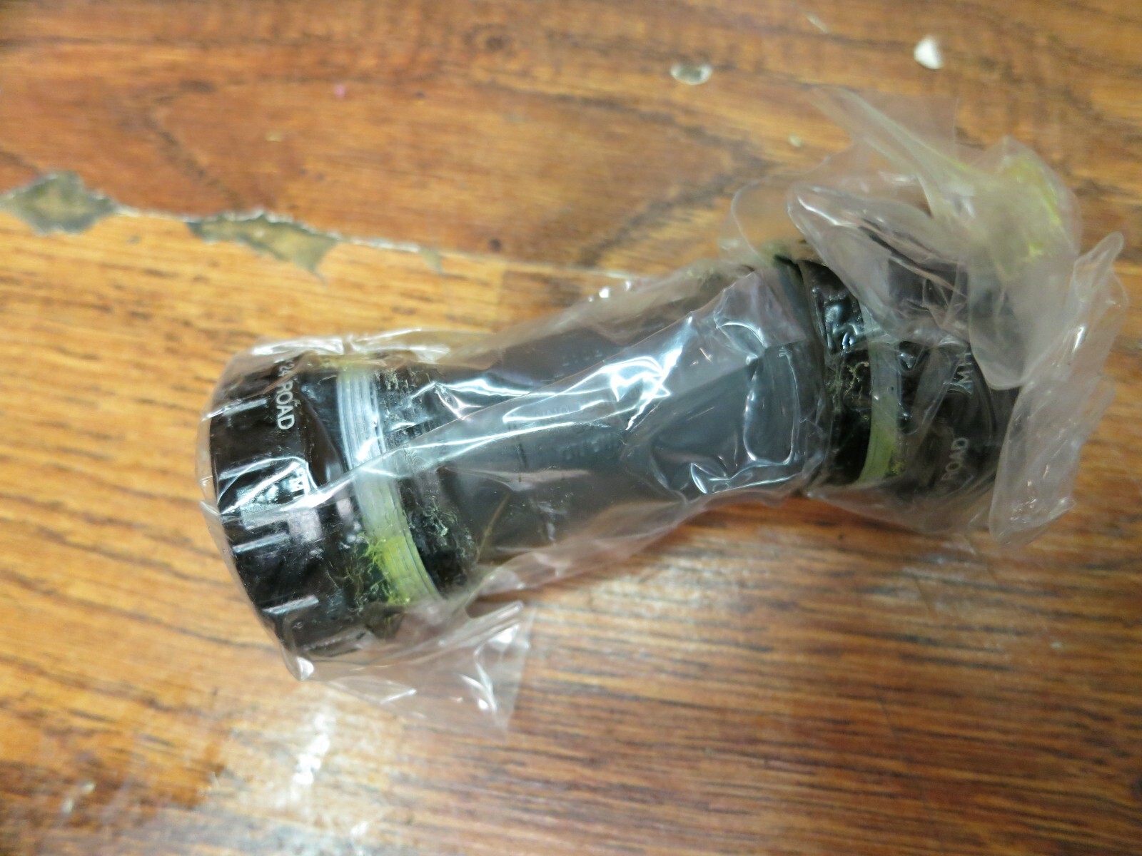 NEW SHIMANO ULTEGRA SM-BBR60 ENGLISH THREADED BOTTOM BRACKET