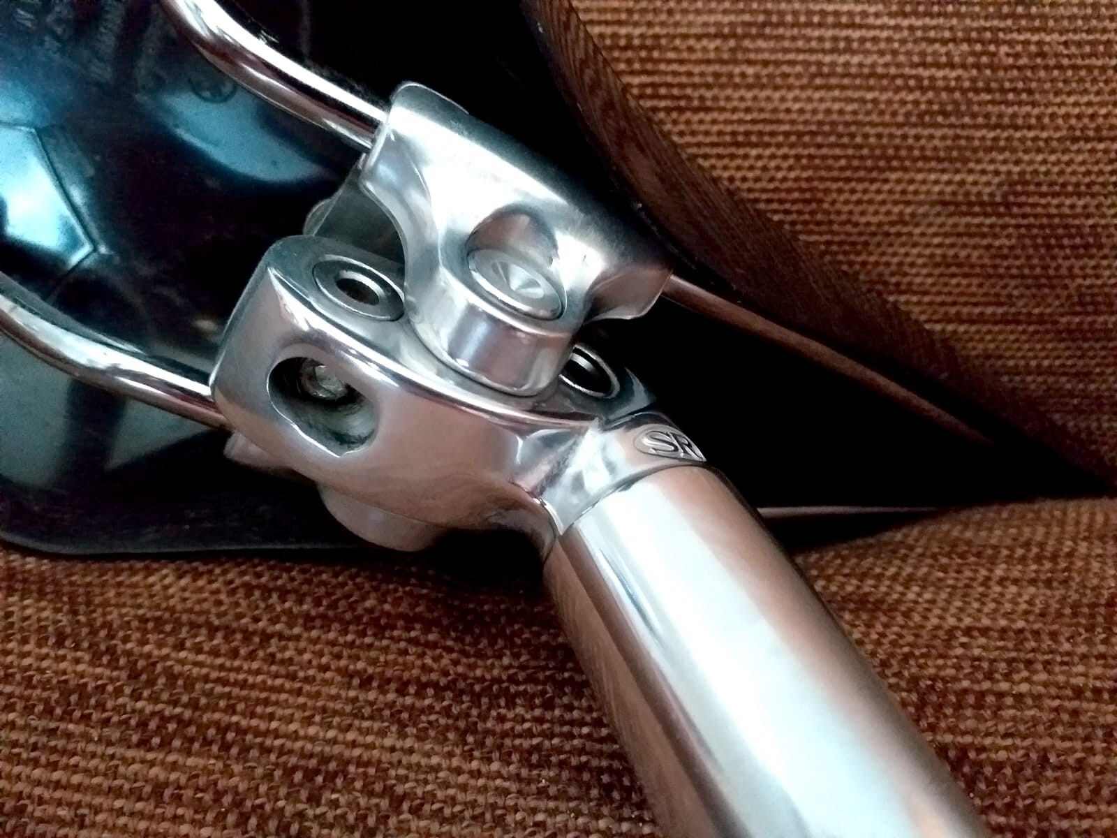 NOS NJS Ariake Jaguar II Track Saddle + SR Sakae Royal RY-P1 27.2 Seatpost