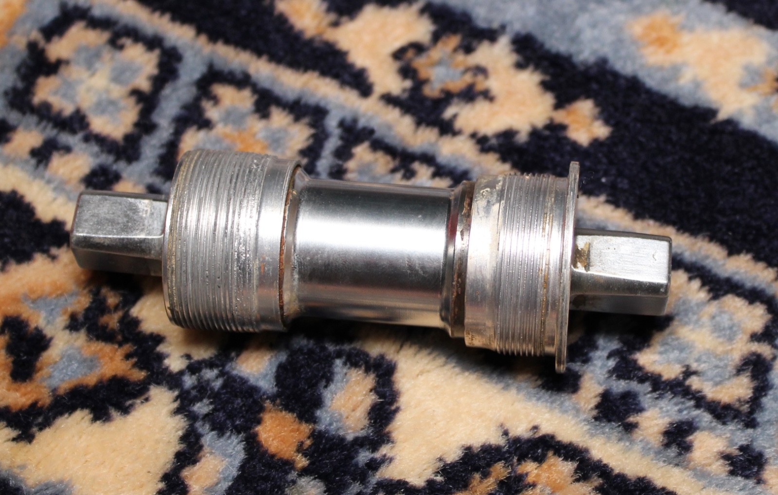 Vintage Shimano BB-UN90 Bottom Bracket XTR 113 x 68mm – 1.37 – Thread Damage