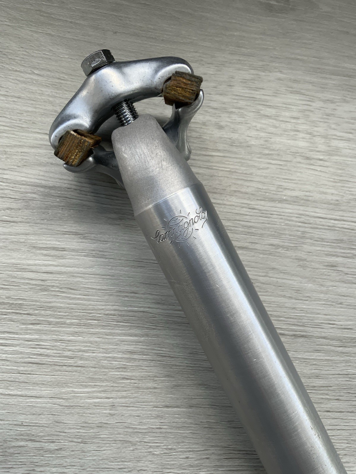 CAMPAGNOLO RECORD SEAT POST 26.4 MM 220 MM TOTAL LENGTH 330 GRAMS
