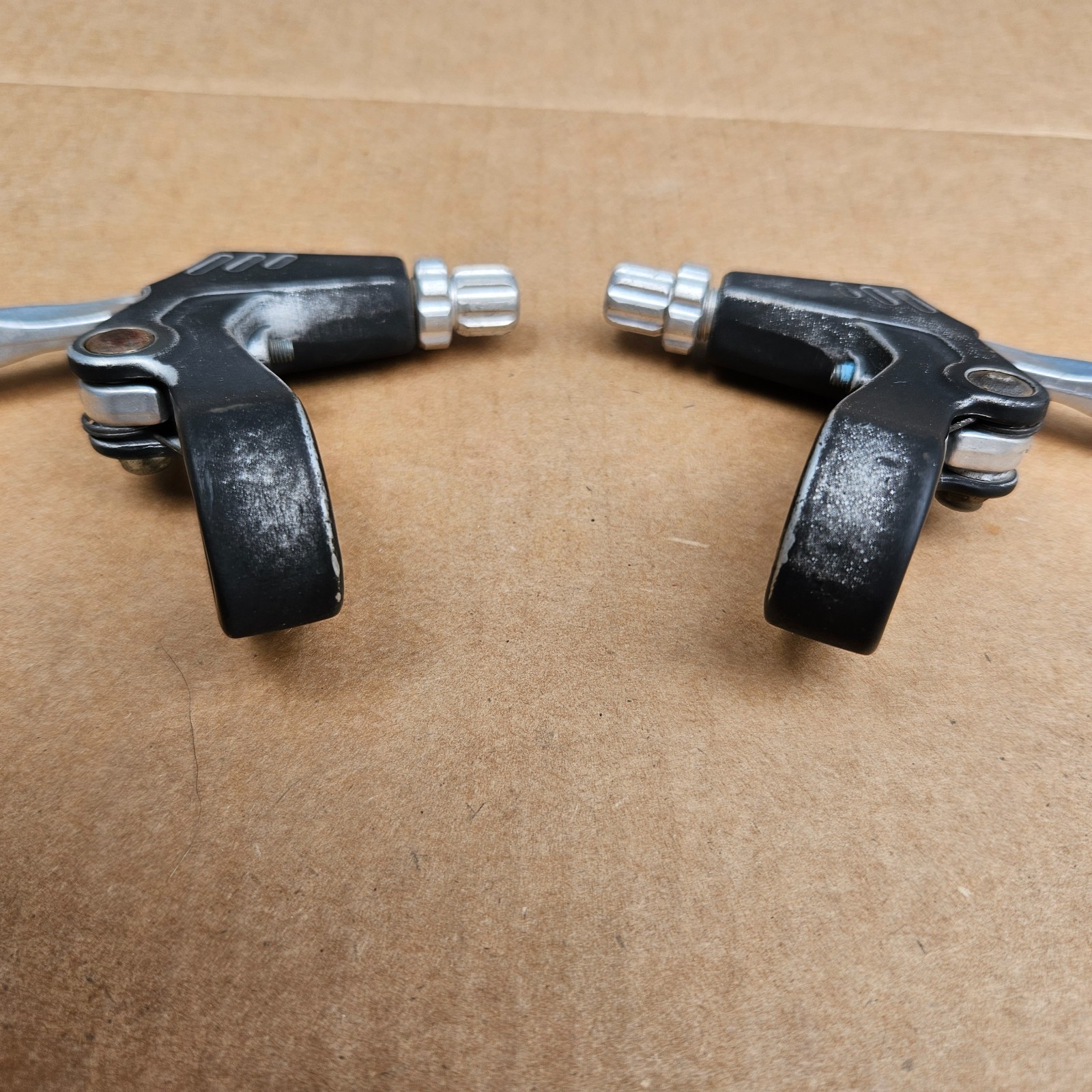 Tektro TK Mountain Bike Brake Levers Left Right Set for Disc or V Brake