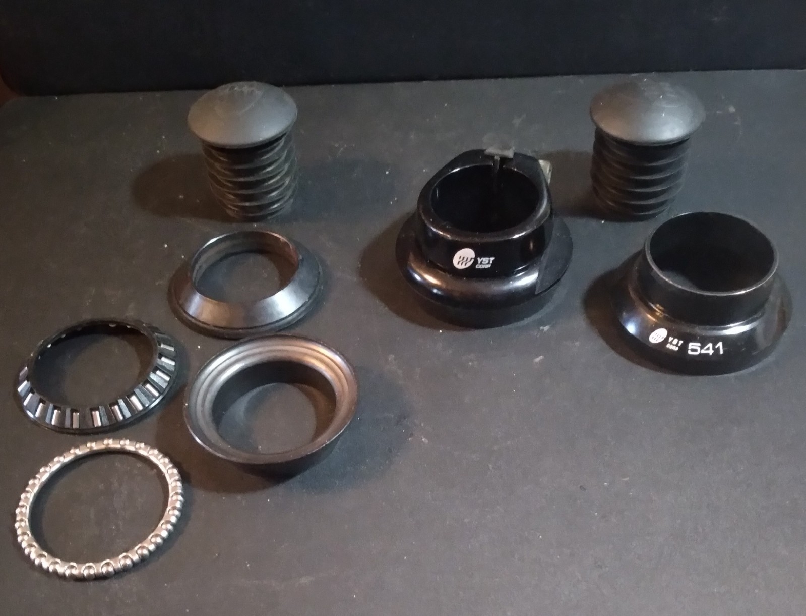 NOS YST Bicycle Headset Lot – 541 Black 1-1/8″ Threadless/ Tapered Bearing Lot