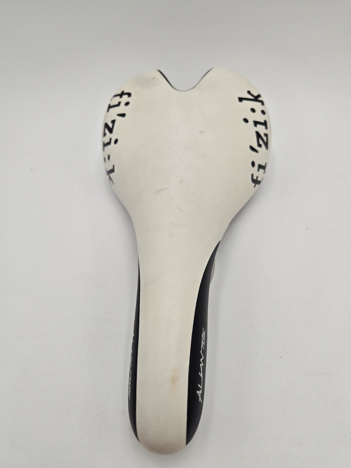 Classic FIZIK Fi’zi:k Aliante White Twin Flex Saddle Carbon Rails Bicycle Seat