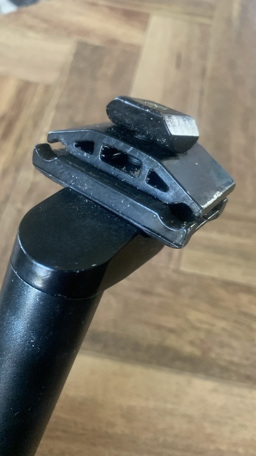 27.2 mm seatpost overall lenght 340mm or 13.5″