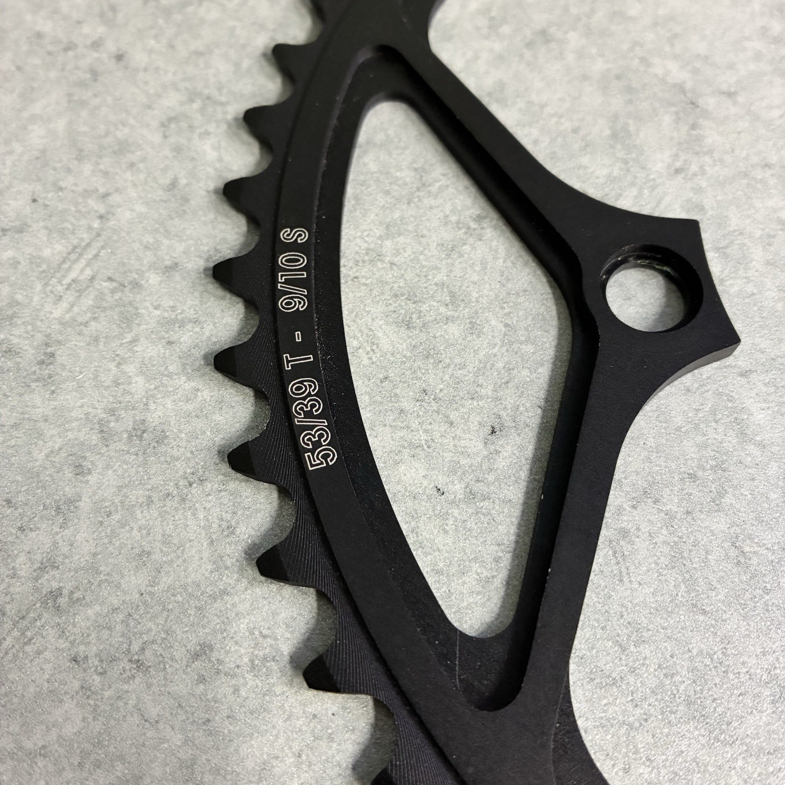 NOS ZIPP VUMA Quad Chainrings 53/39t With 110 x 4 BCD 10 Speed Black TAKE OFF