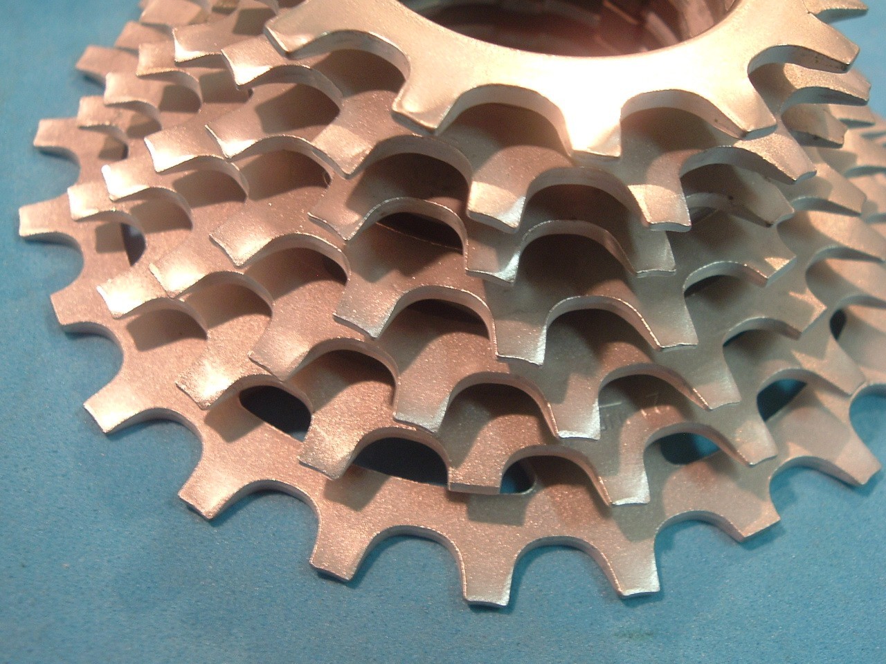 Shimano 600 Ultegra 7-Spd 13-24T CS-6400 UniGlide Road Cassette NEW / NOS-NIB+