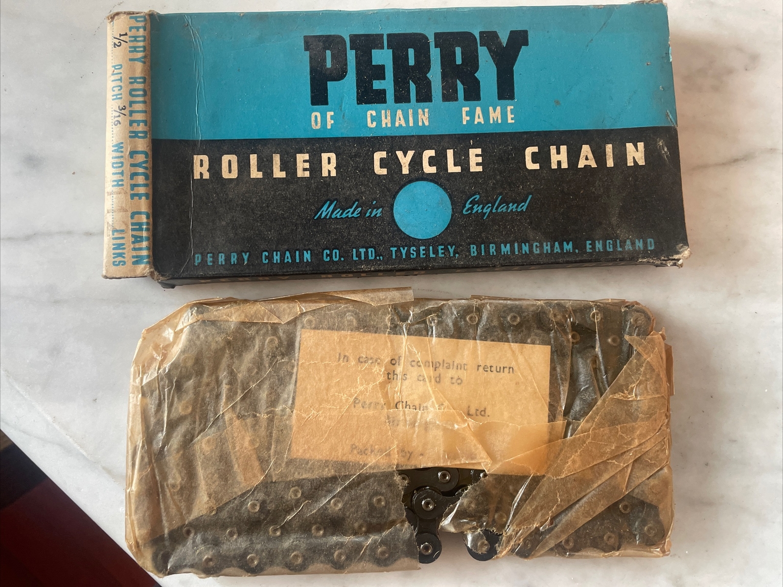 Vintage New-in-Box PERRY Bicycle Chain 1/2″ x 3/16″ x 112 links • England. (NJ)