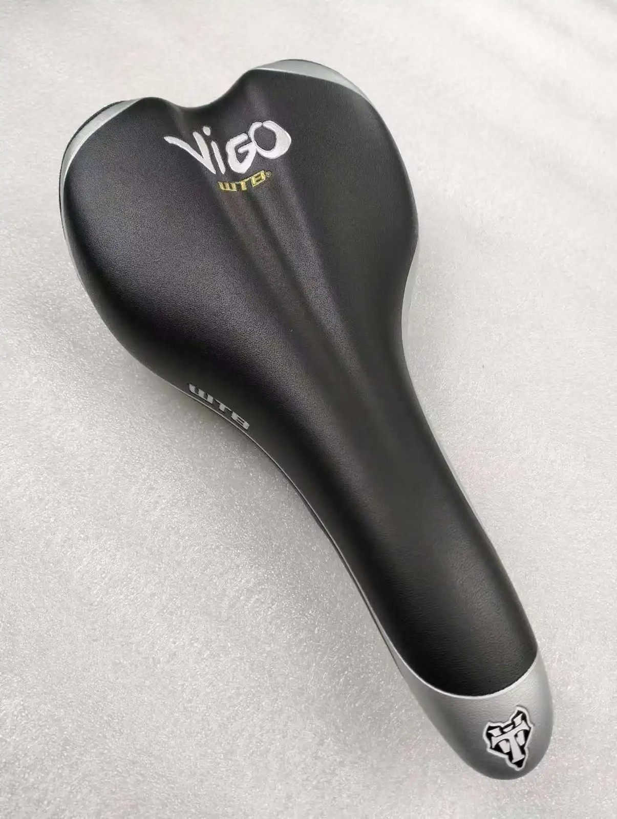 VIGO SADDLE SEAT TOURING BIKE 340g STEEL RAIL BLACK L280mm x W145mm