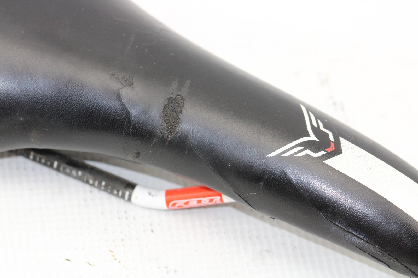 FELT SPORT COMFORT SADDLE Bike Seat 140x279mm 270g Black White