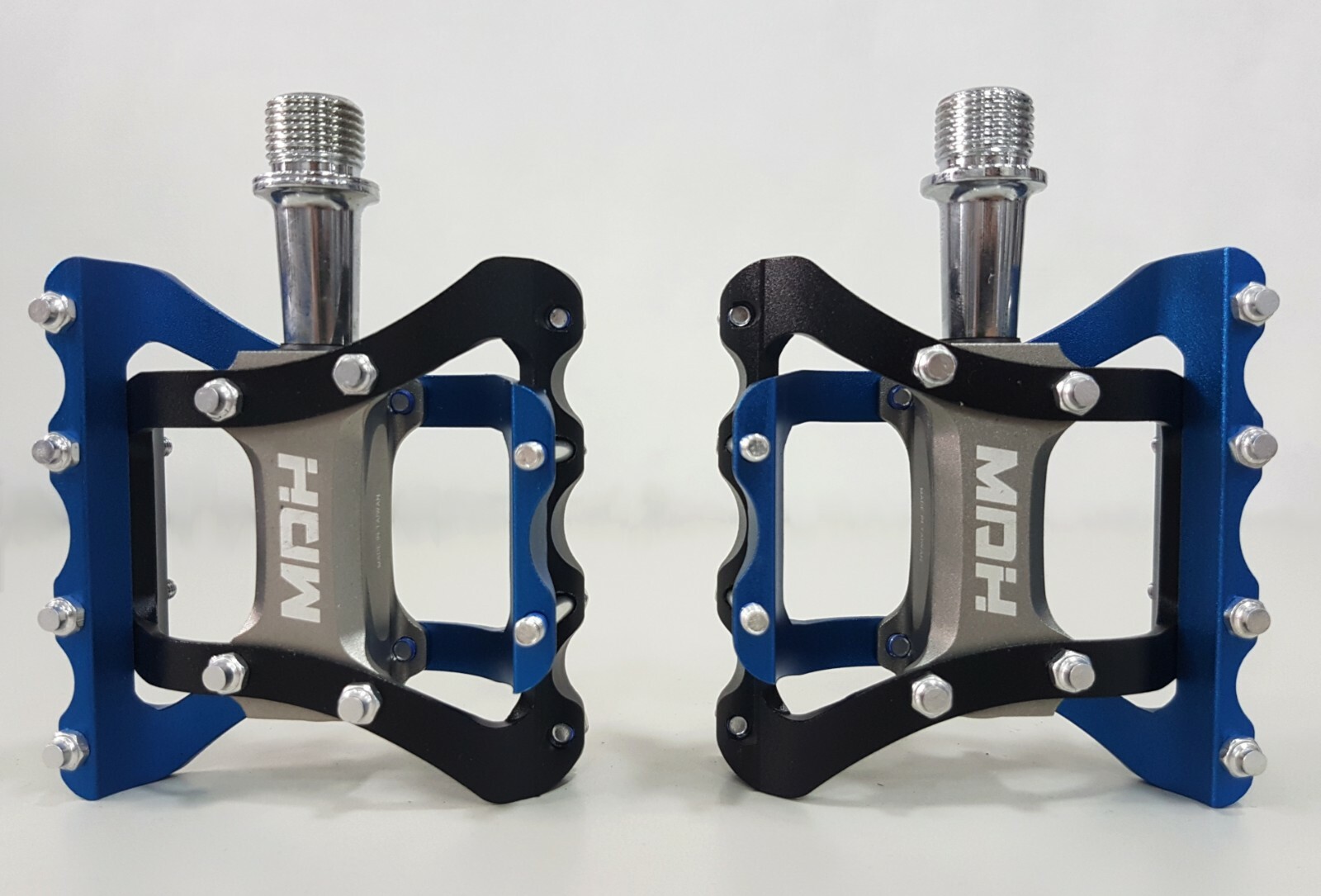 MDH Change – Small Area PVB03 275g 92x75x30mm Bicycle Pedal Black Blue