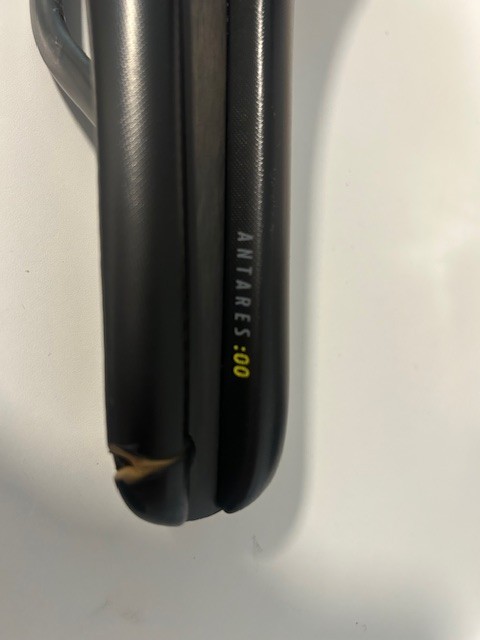 FIZIK ANTARES VERSUS EVO 00 – Regular / 139mm / MOBIUS – worn but still lovable