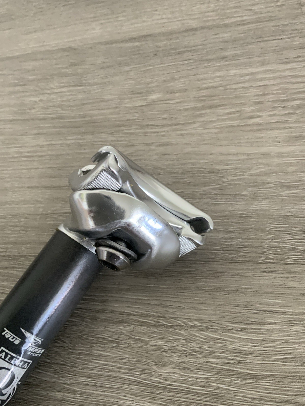 ALPHA SERIES CARBON SEAT POST 27.2 MM x 250 MM 214 GRAMS