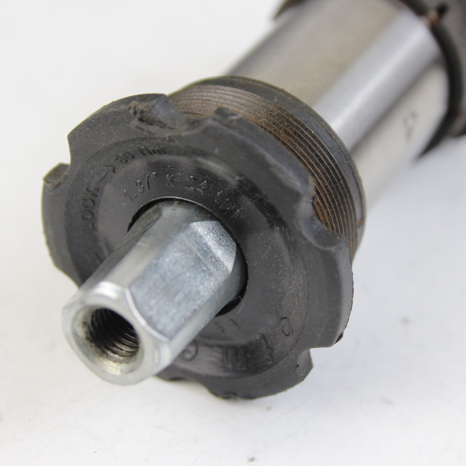 Ofmega Axis Bottom Bracket 119mm Spindle JIS Taper English BSA 68mm Shell