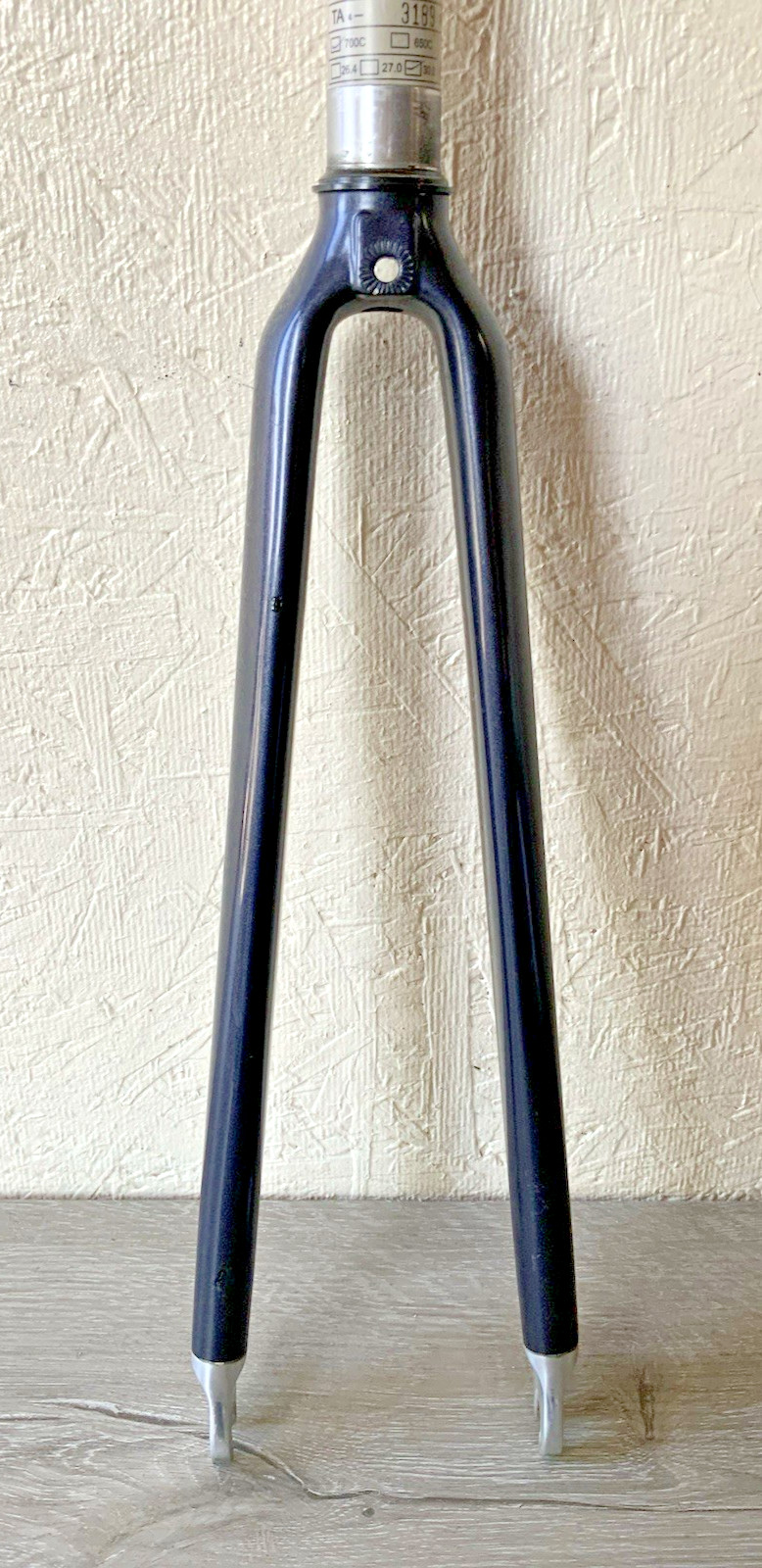 PROFILE CARBON FORK 1 1/8 INCH THREADLESS 700C 596 GRAMS 260 MM STEERER TUBE