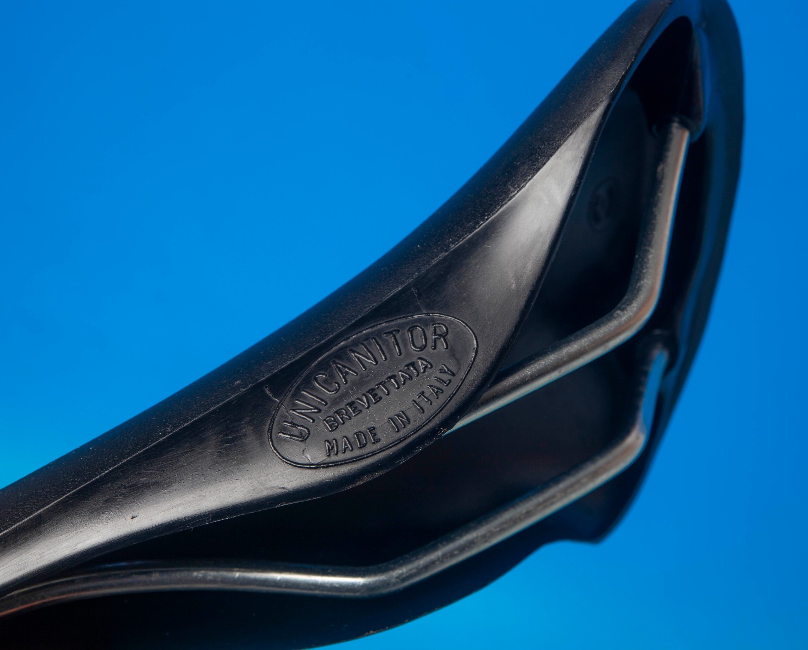 Cinelli UNICANITOR NYLON SADDLE NOS 276x158mm 298 size ROAD/TRACK ICON