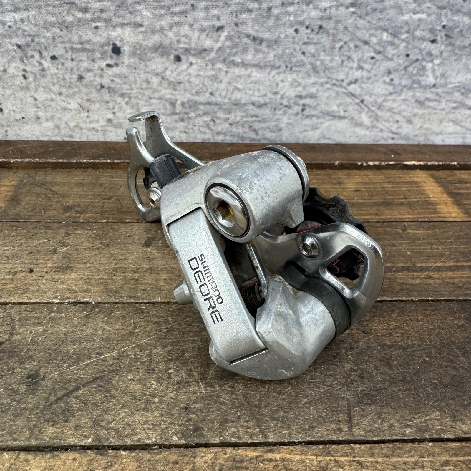 Vintage Shimano Deore RD-MT60 Rear Derailleur Long Cage Silver Japan MTB