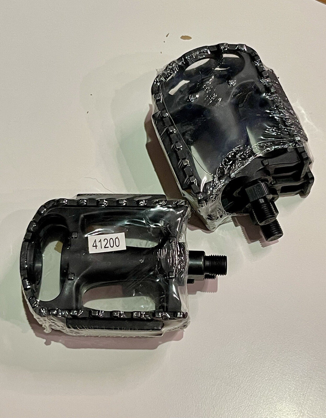 Two PEDALS SunLite Mountain Bike PLASTIC 1/2in Black – One Pair