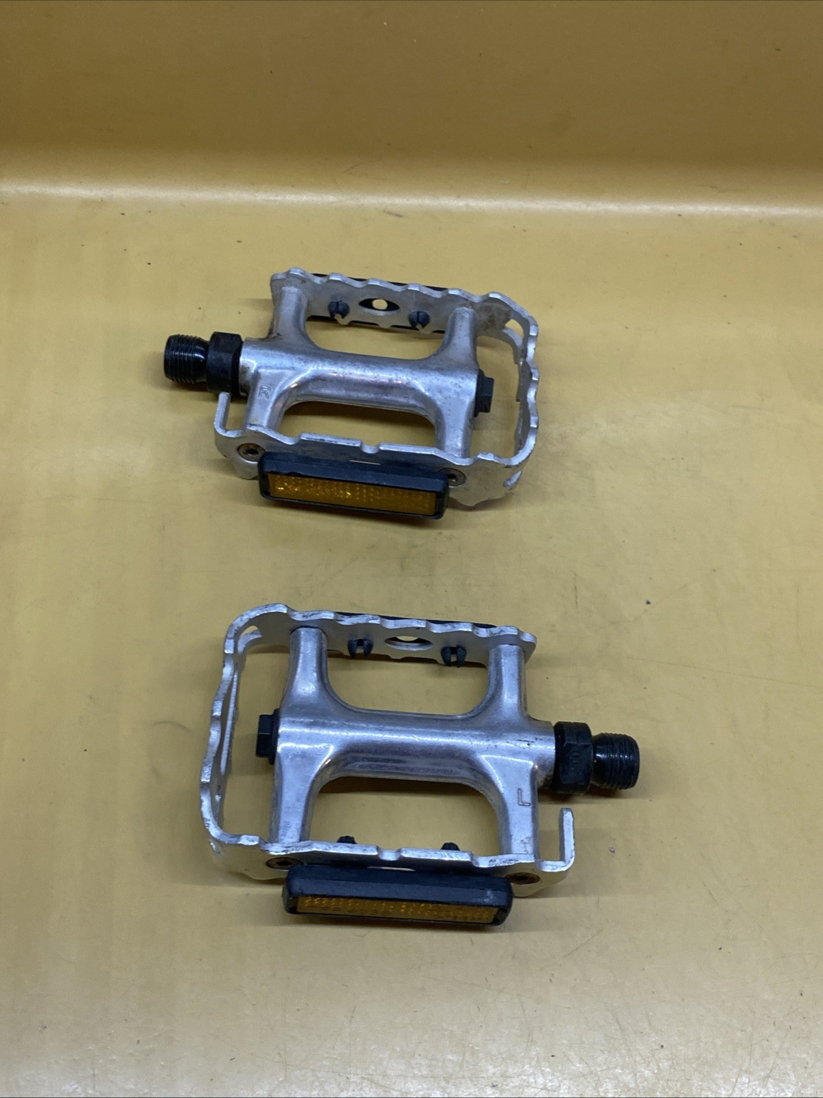 Silver Caged 9/16″ Flat / Platform Pedals With Reflectors