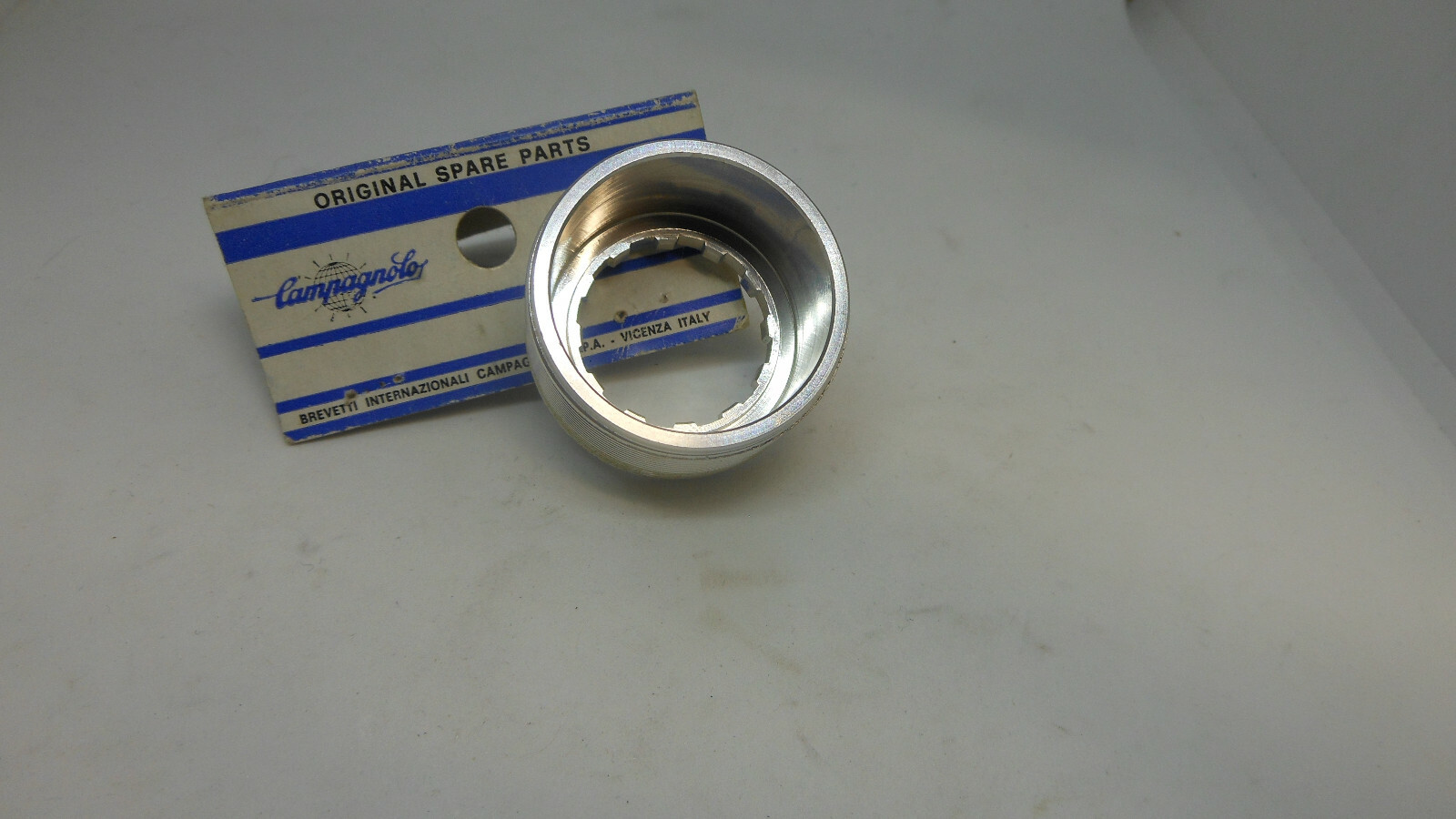 NOS Campagnolo Record Bottom Bracket Left Cup FOR 111MM cartridge English 68MM