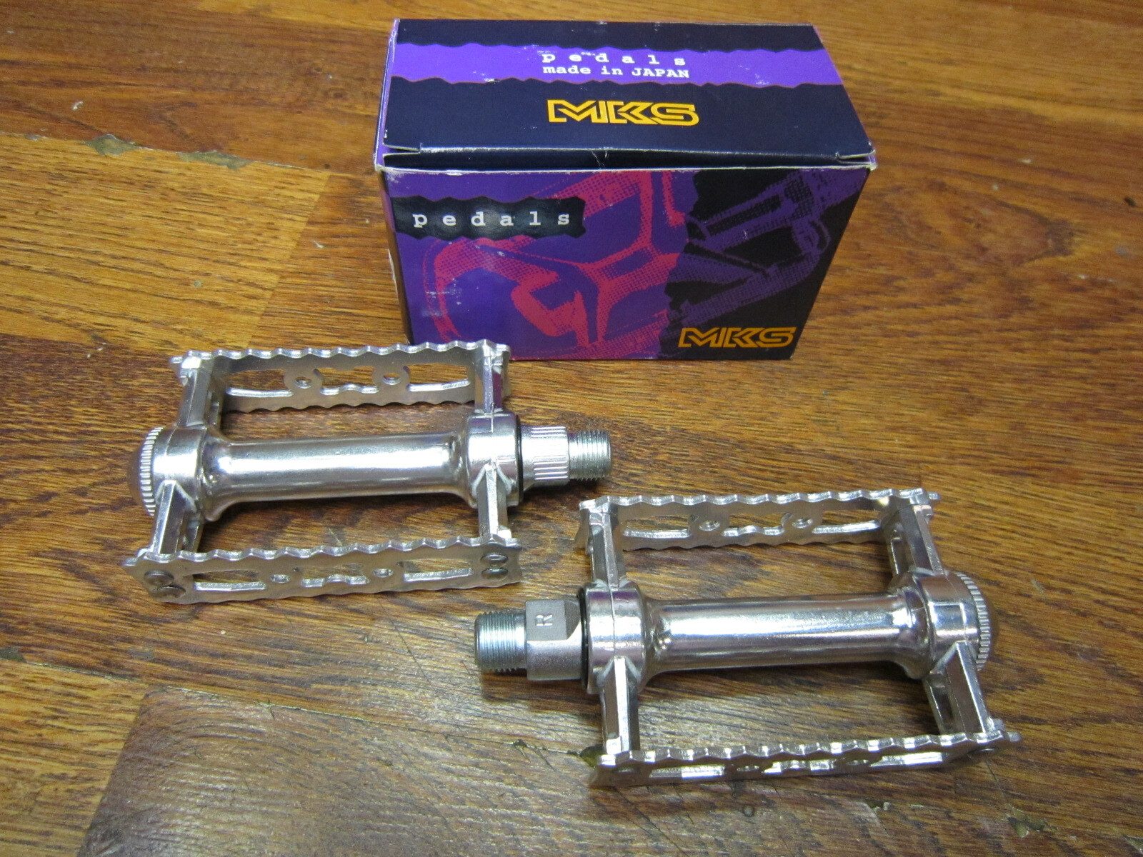 NOS VINTAGE MKS SYLVAN TOURING PEDAL SET – 9/16″