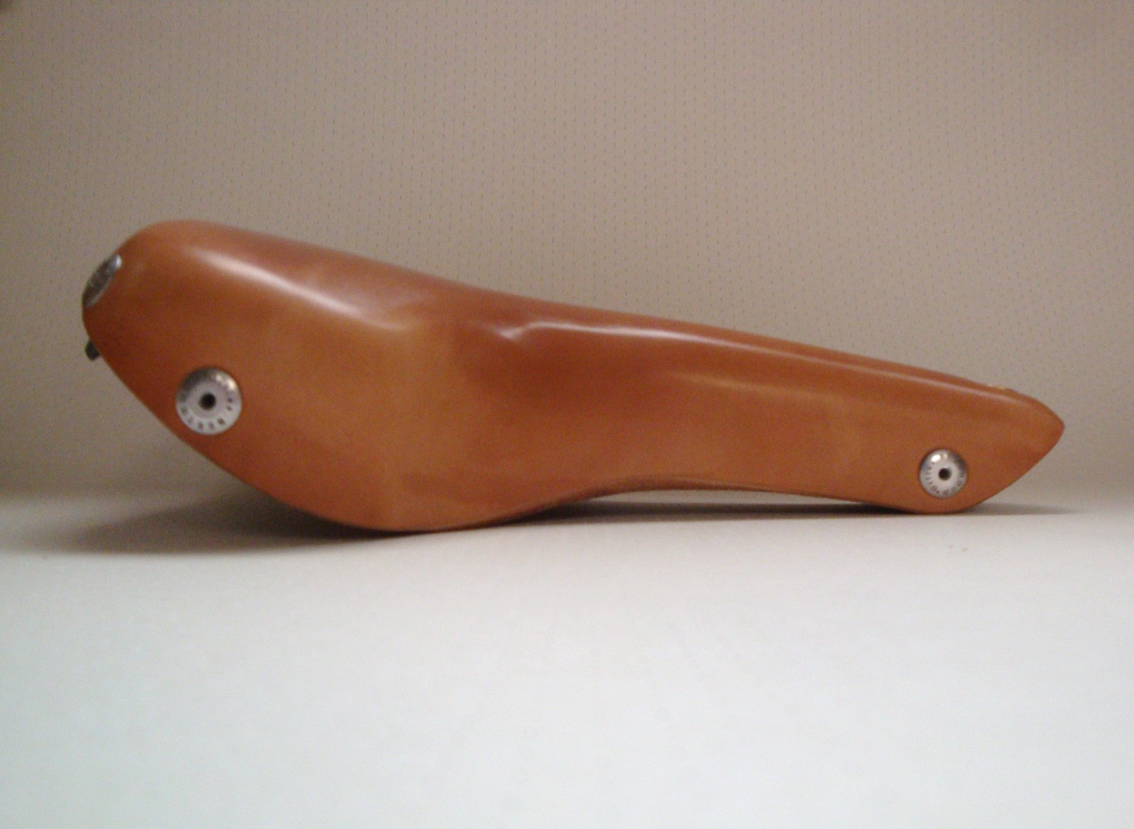 NEW IN BOX GILLES BERTHOUD SADDLE SEAT MENTE NATURAL MADE IN FRANCE