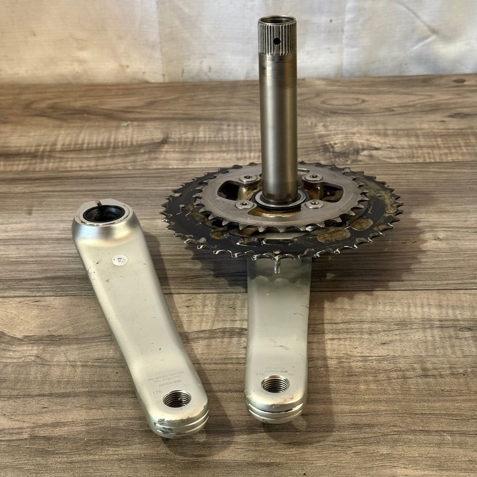 Shimano Deore XT FC-M785 2×10 Double Crankset 175 40-28 Missing Spindle Cap
