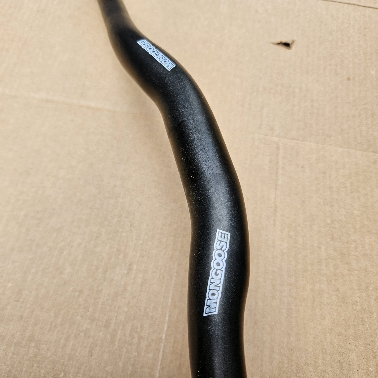 Mongoose Aluminum Mountain Bike Riser Bars Handlebars 31.8mm x 685mm Black