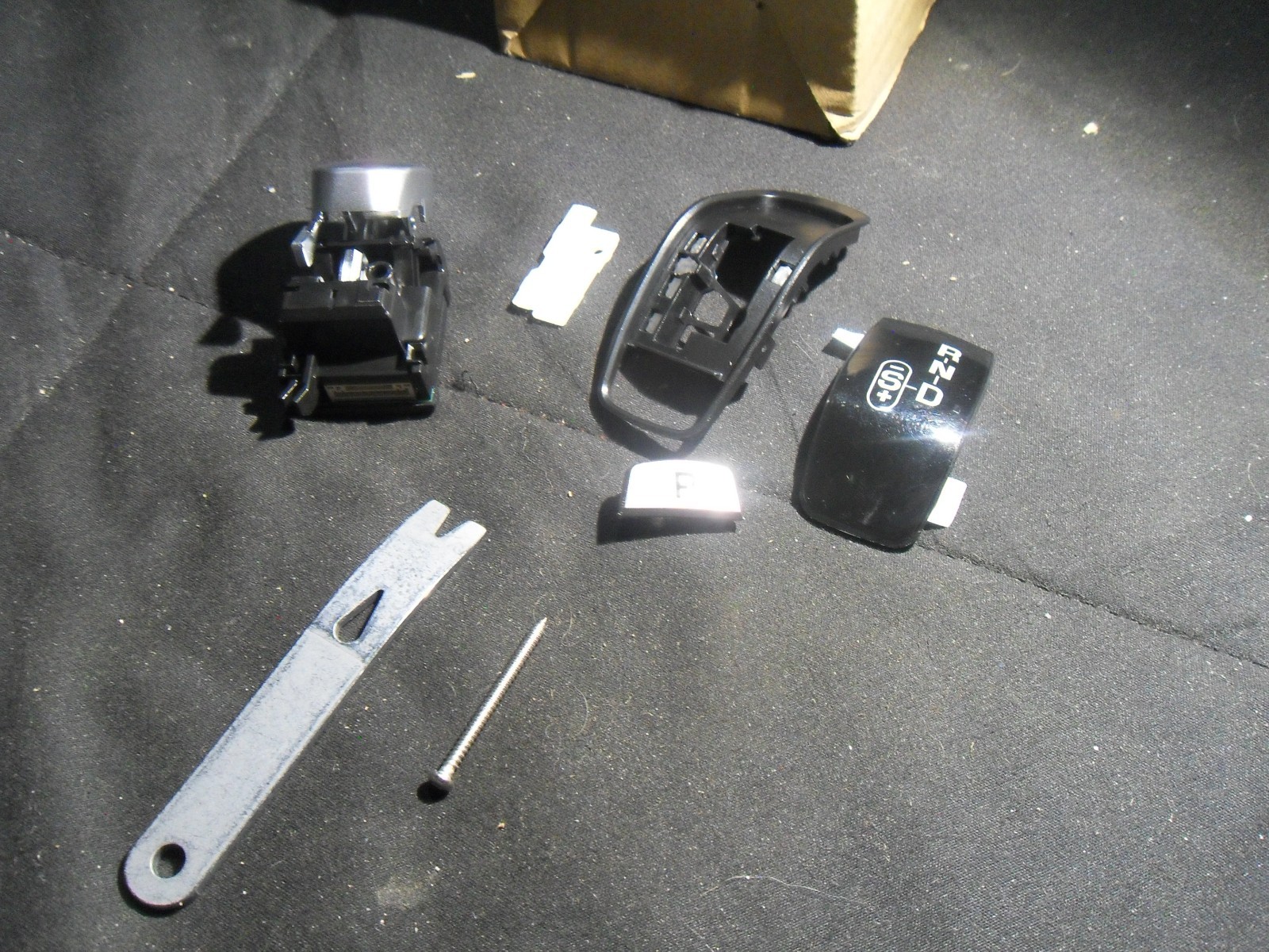 LR117072 Gear Shift Knob Shifter Repair Module Kit, Compatible with Range