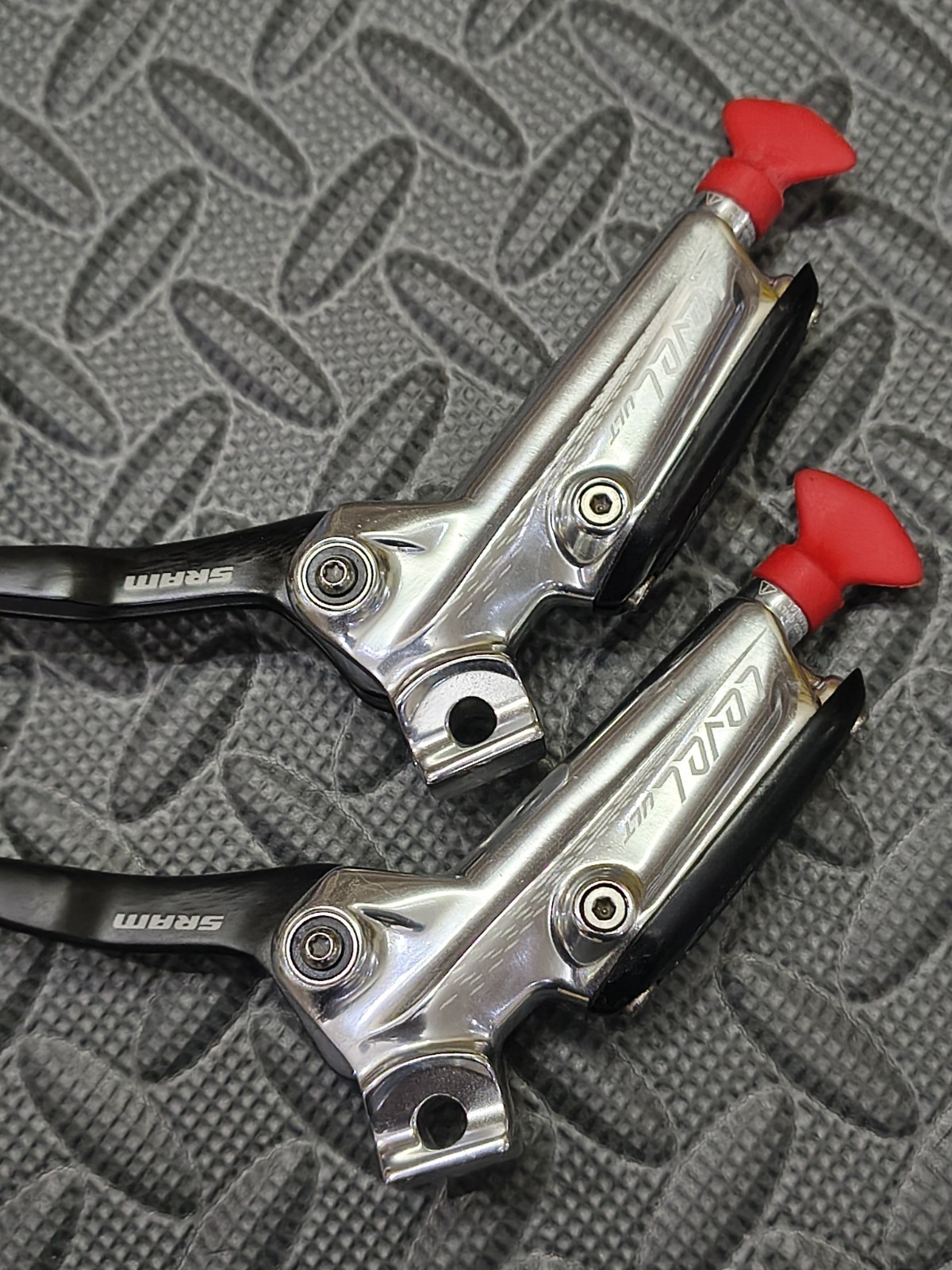 Sram Level Ultimate Disc Brake 2-Piston Carbon Lever Silver Front/Rear Set