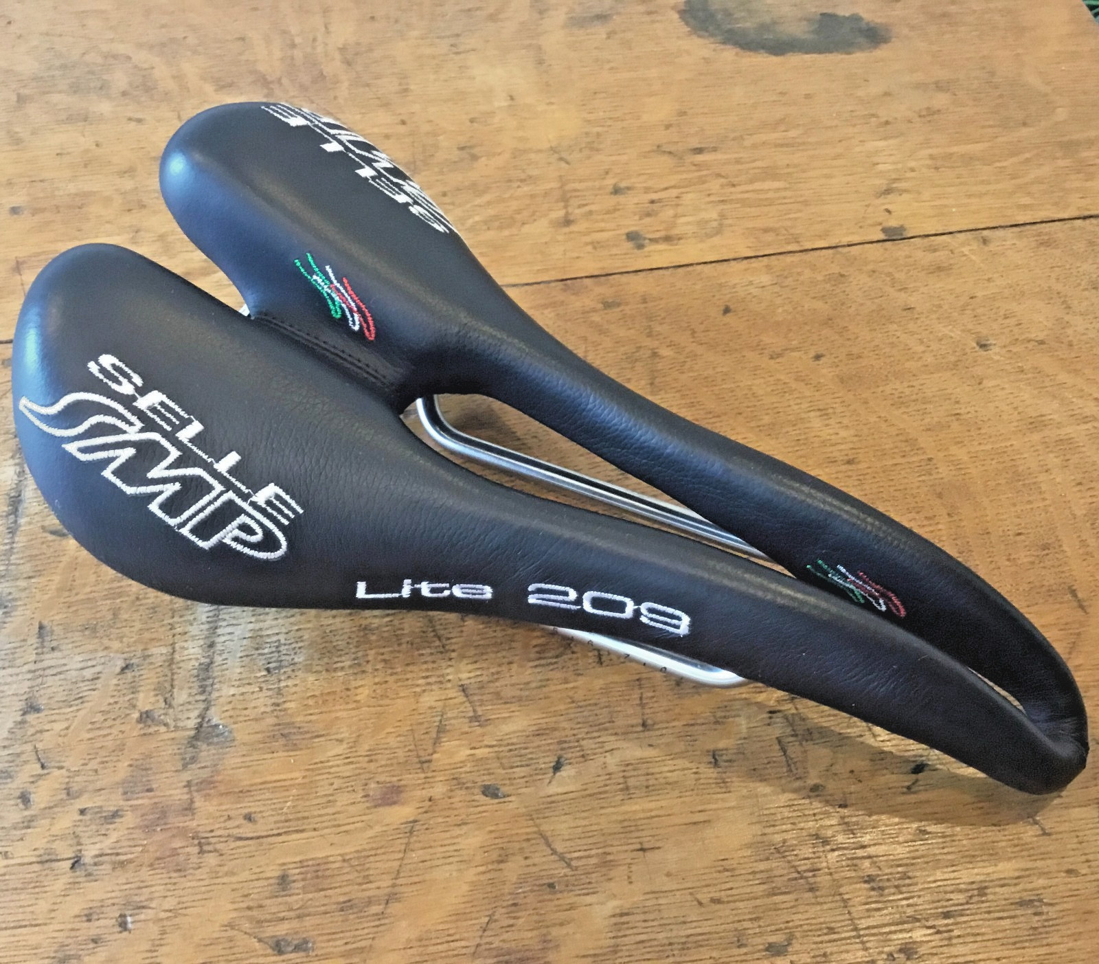 NEW Selle SMP Lite 209 Road Bike Saddle Black Relief Channel 273mmx139mm Italy