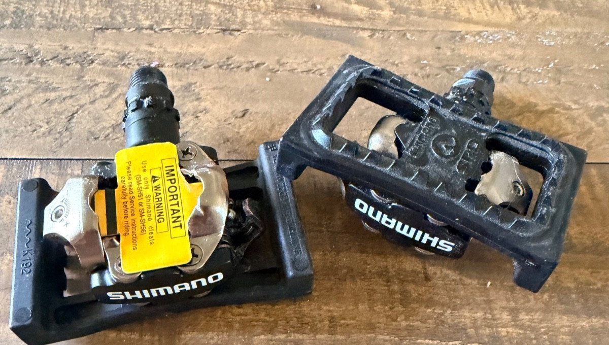 Shimano PD-M324 SPD Clipless Platform Bike Pedals Pair w Reflectors NEW