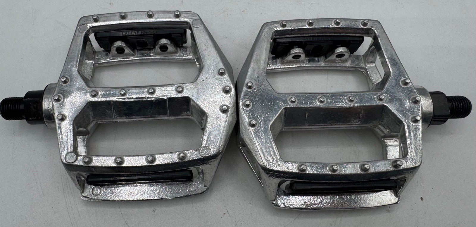 Xeromo Bike Pedals NOS Pair w/ Cat Eye RR-1-SL Reflectors Aluminum