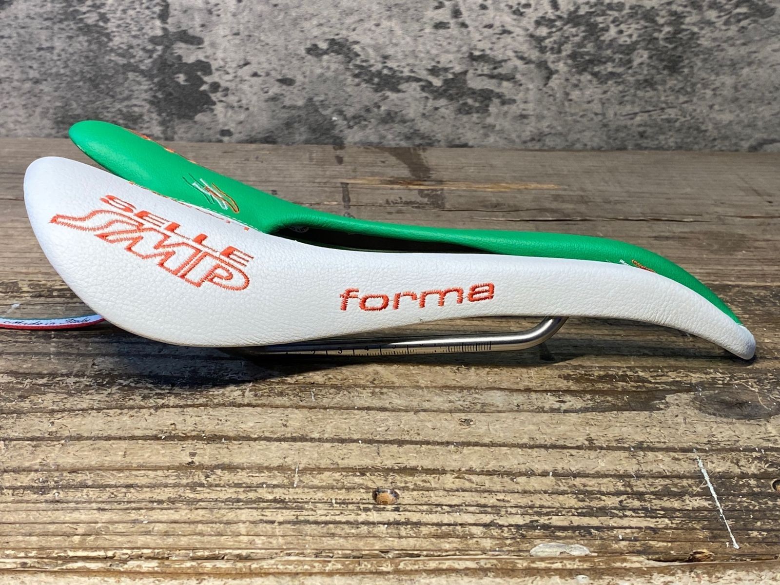 JA508 SELLE SMP forma Limited Edition Saddle White Green inox tube rail