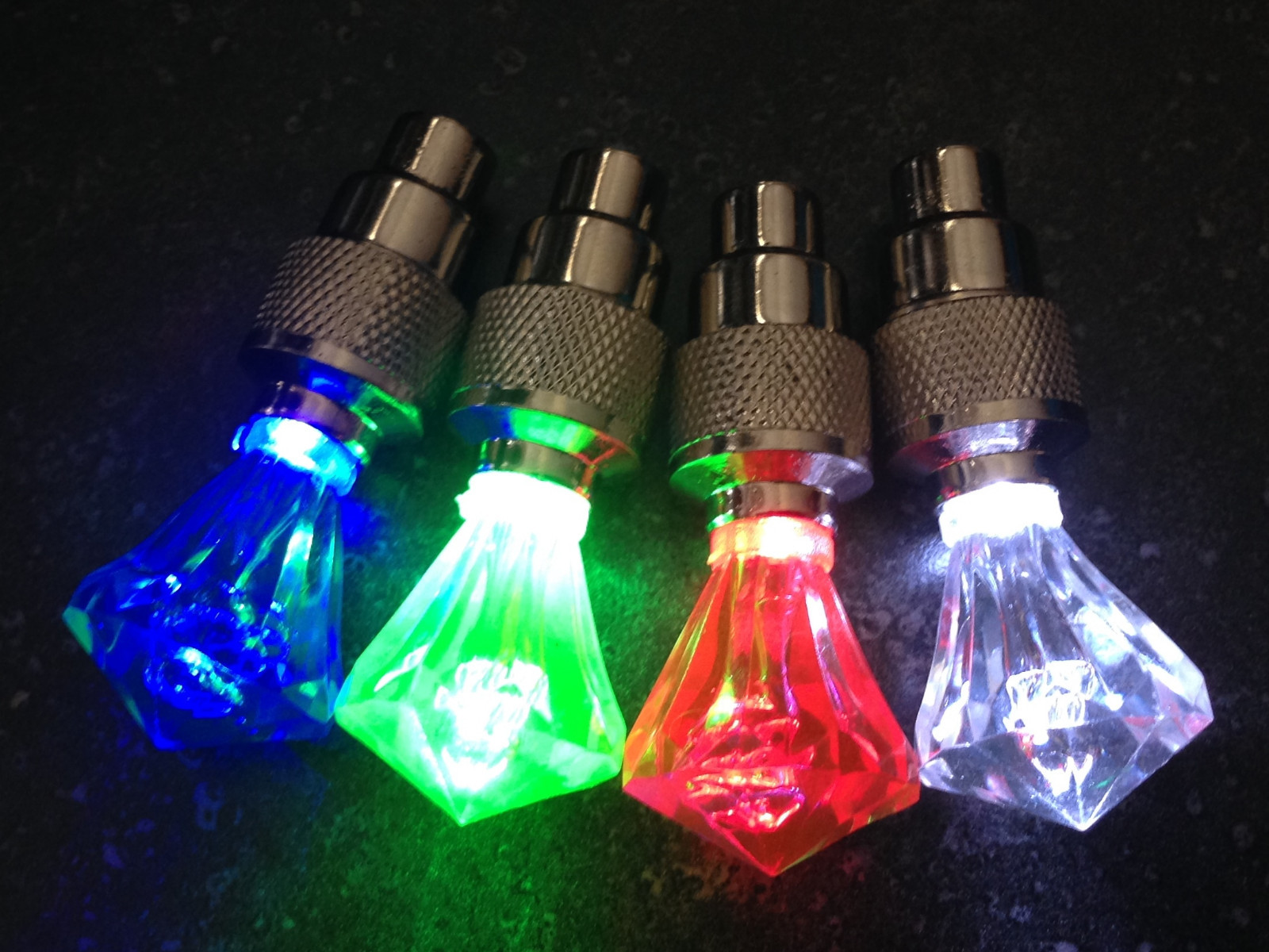 2 OR 4 PCS Valve Stem LED CAP for Bike Bicycle Car Motorcycle Wheel Tire Light