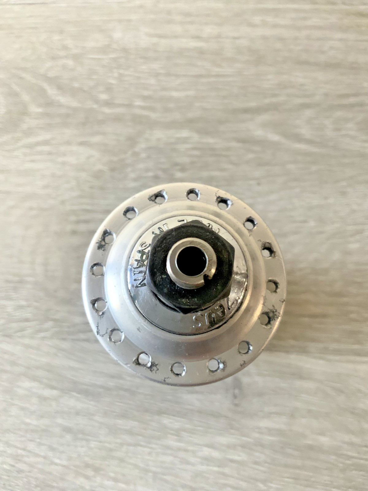 ZEUS FRONT HUB 36 HOLE 100 MM SPACING