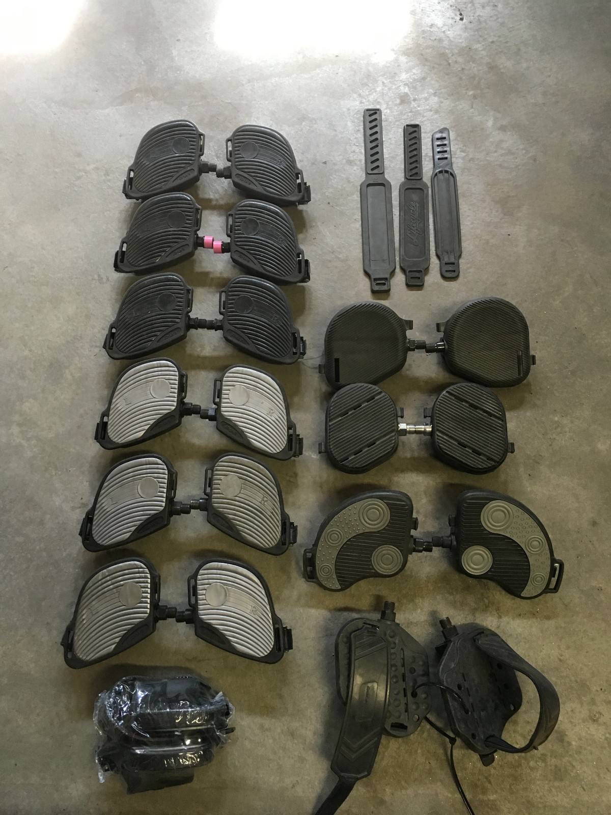 11 sets – Exercise Bike Replacement Pedals Stationary Bicycle-with misc15 pedals