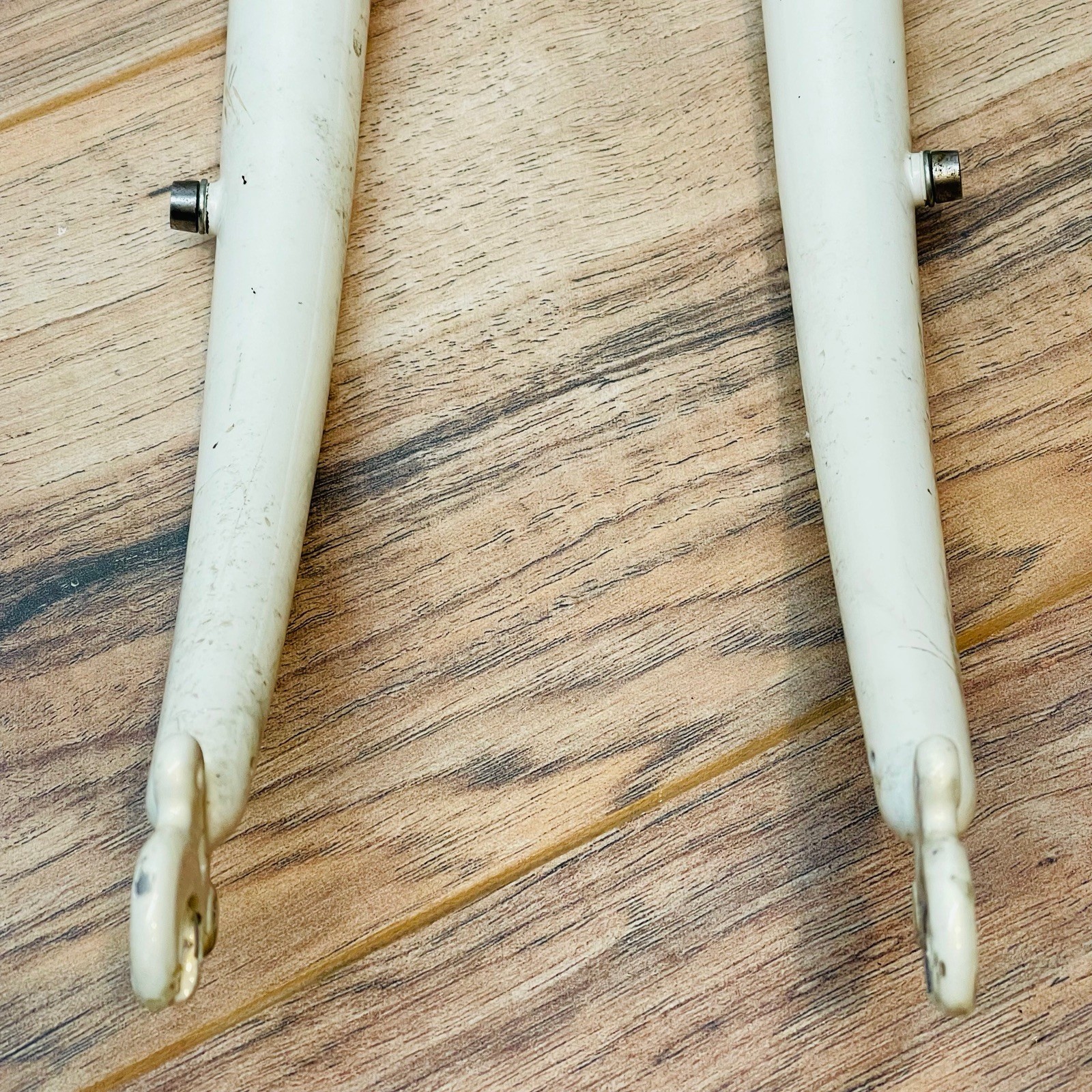 Vintage ROLLER CAM BRAKE MOUNT MTB Fork 1-Inch Threaded 193 Steerer White