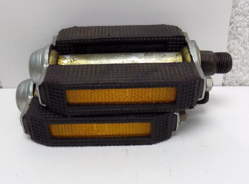 BLOCK PEDALS – VINTAGE HTI -791 BICYCLE PEDALS / CATEYE – RR-0217 REFLECTORS
