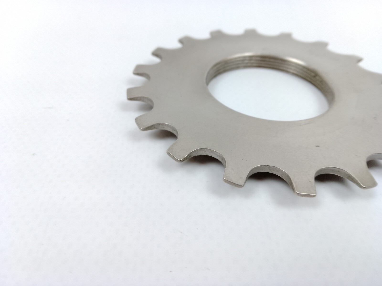 NOS Shimano 600 CS-6400 7S UG Uniglide Cassette End Sprocket 18T Threaded Cog