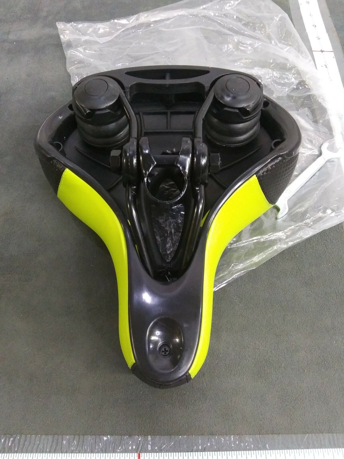 Bicycle Seat Black and Yellow Leather Bike Design new with reflector