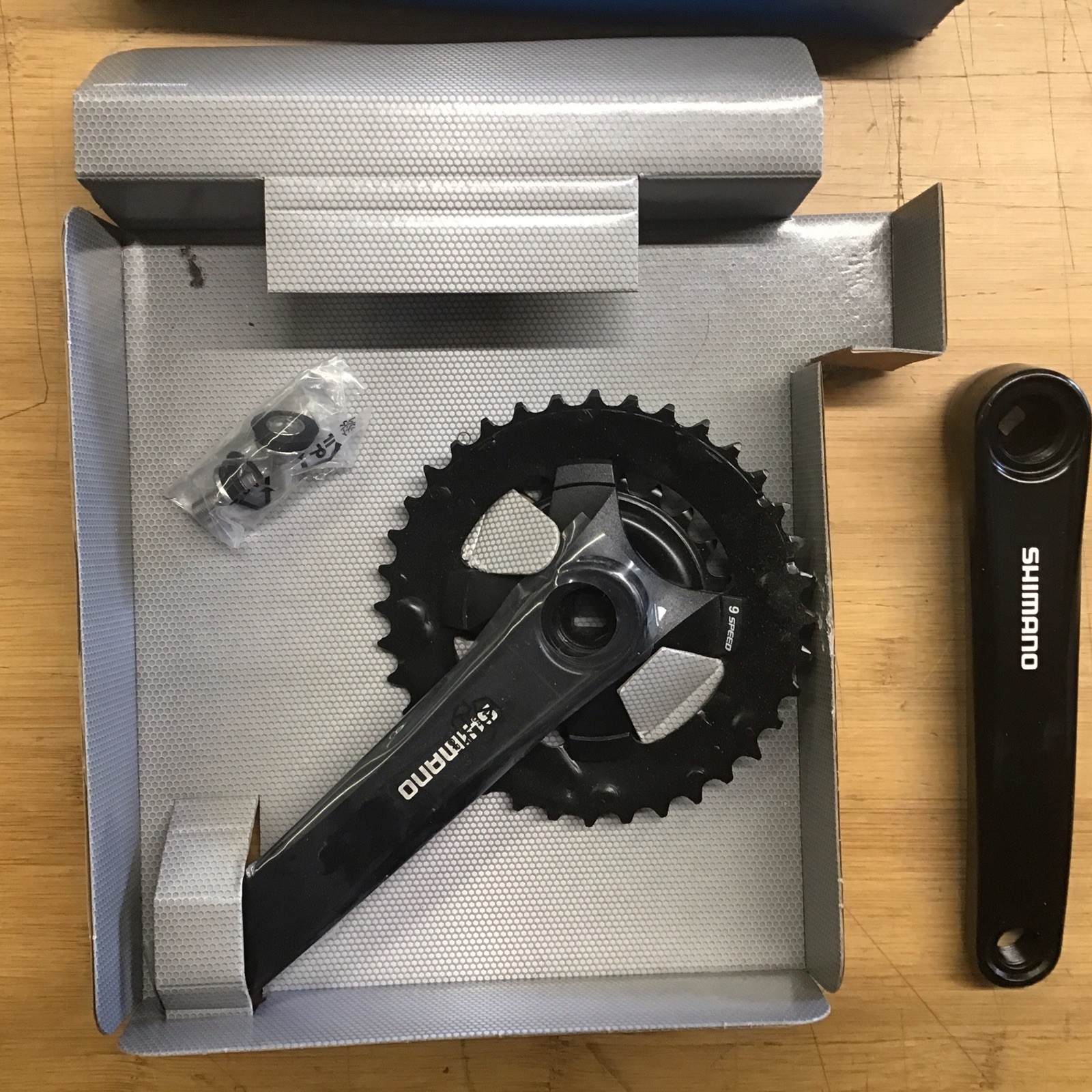 Shimano Altus FC-MT101-B2 Crankset 175mm 9 Speed 36/22t
