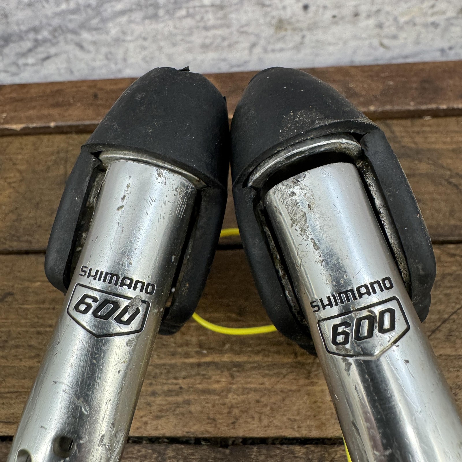 Vintage Shimano 600 Arabesque Brake Levers Drilled A’ME Hoods Drop Bar Road Bike