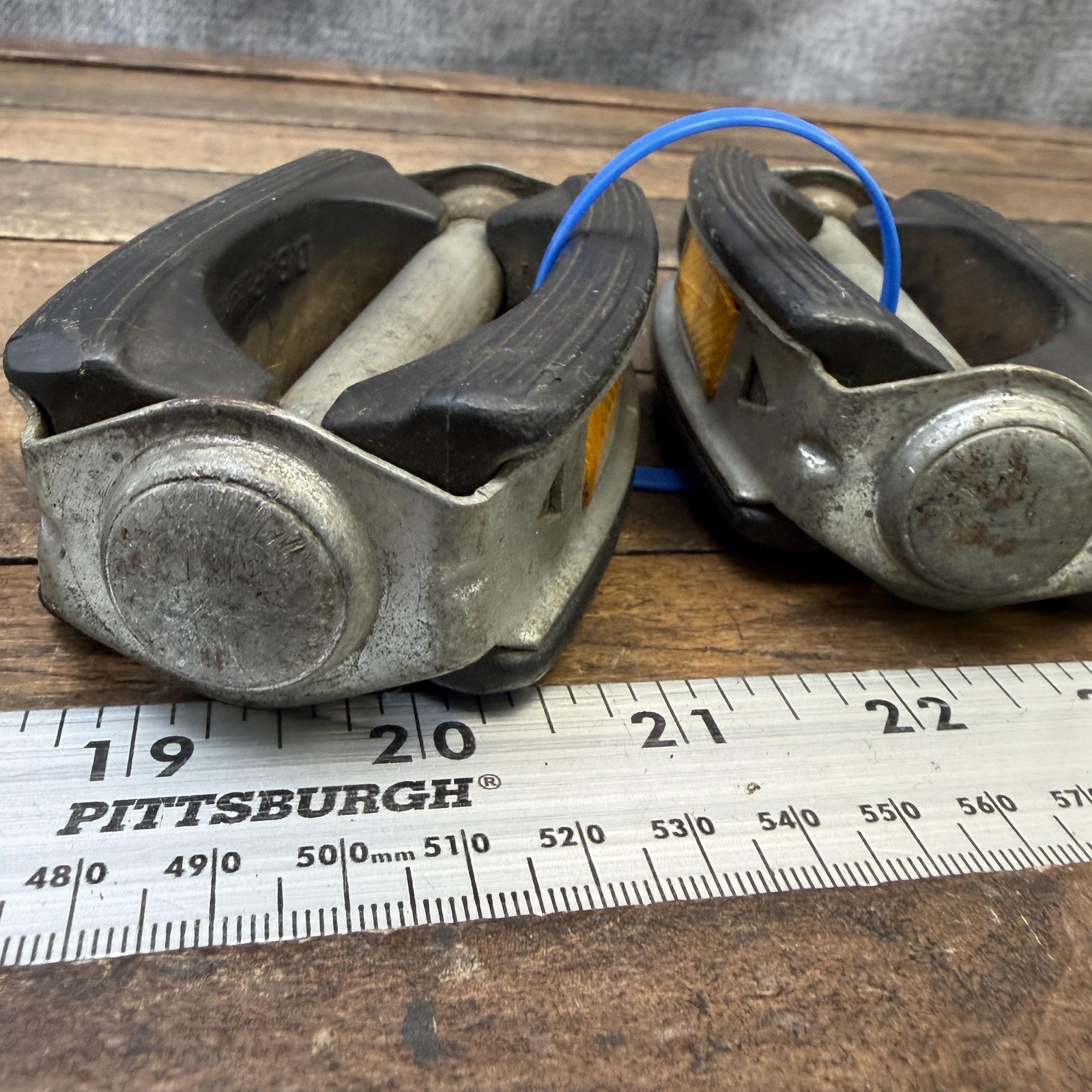 Vintage Schwinn Bike Pedals Bow Cruiser 1/2 Black Pair Reflectors 570g 70s 60s