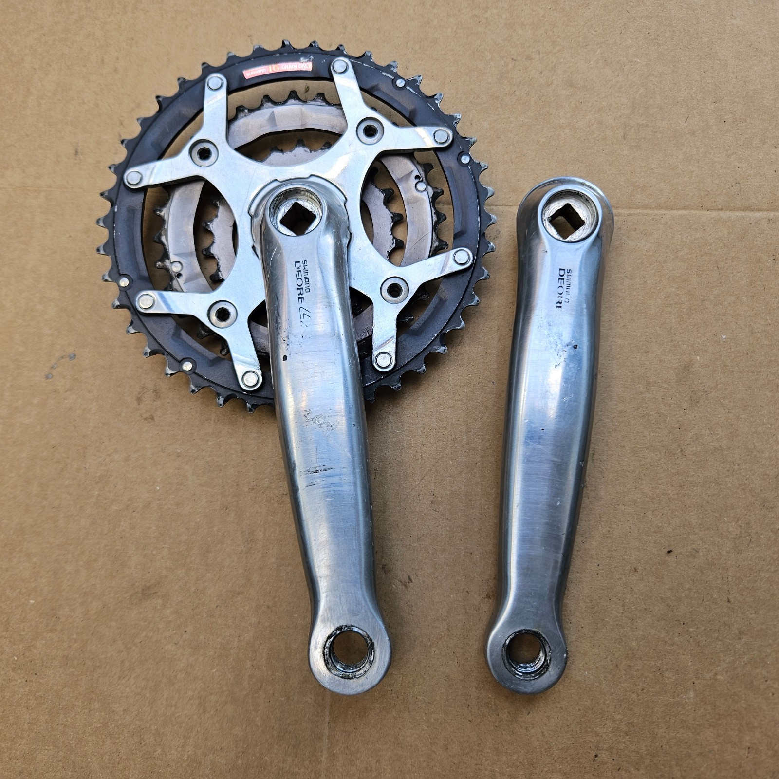 Shimano Deore LX 175mm Triple Crankset FC-M569 44/32/22 Square Taper 104/64 BCD
